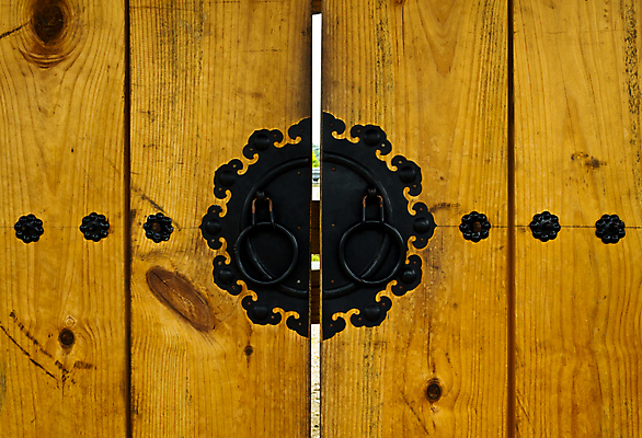 포토 JPG 해외이미지 출입구 손잡이 사람없음 목재 문 오픈 닫기 통로 잠금 대문 부화 해외202004 해외포토 나무 재료 모션 보안 파일형식 이미지허브