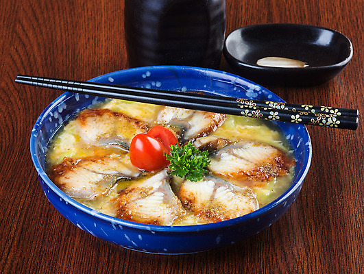 포토 JPG 해외이미지 조각 젓가락 사람없음 해물요리 장어 훈제 해외202004 해외포토 음식 수저 어류 해산물 파일형식 이미지허브