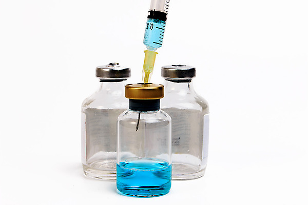 포토 JPG 해외이미지 과학 백그라운드 유리 유리병 건강 실험 주사기 사람없음 치료 약 노란색 거품 장비 의사 흰색 기구 그리기 액체 실험실 플라스틱 약국 준비 튜브 주사약 테라피 고립 돌봄 백신 예방접종 예방주사 해외202004 해외포토 컬러 의학 의료기기 모션 재질 병_용기 뷰티 의료진 예방 접종 파일형식 이미지허브