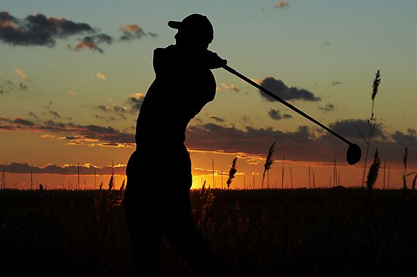 포토 JPG 해외이미지 실루엣 스포츠 골프 사람없음 야외 태양 일몰 새벽 장비 운전 골퍼 철 집중 그네 때리기 플레이어 해외202004 해외포토 자연요소 컨셉 모션 운동선수 촬영기법 구기 노을 파일형식 이미지허브
