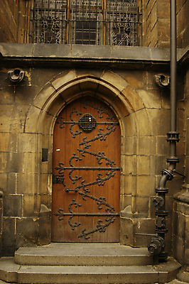 포토 JPG 해외이미지 유럽 종교 여행 건축양식 지붕 휴가 거리 미술 사람없음 건물 성당 교회 문 천주교 바위 업무 역사 체코 고딕 공화국 보헤미아 신앙심 옛날 해외202004 해외포토 건축물 건축 나라 종교건축 문화예술 돌_바위 작업 파일형식 이미지허브