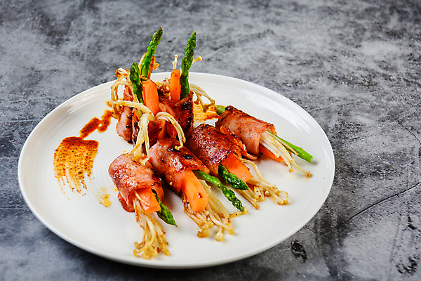 포토 JPG 해외이미지 음식 백그라운드 잎 재료 포장 양파 치즈 건강 육류 돼지고기 요리 사람없음 주방 식사 저녁식사 버섯 봄 샐러드 소고기 흰색 신선 소시지 선택 그릴 아침식사 애피타이저 바비큐 굽기 먹기 향신료 오브젝트 준비 올리브 날것 롤 베이컨 버터 바질 점심식사 고립 해외202004 해외포토 식물 계절 열매 컬러 컨셉 채소 식재료 모션 주방용품 유제품 가공식품 구이 향미료 파일형식 이미지허브