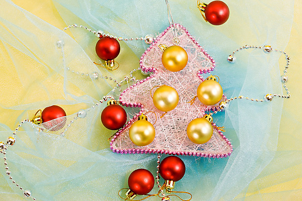 포토 JPG 해외이미지 분홍색 크리스마스 공 휴가 새해 사람없음 장식 빨간색 화환 장식볼 축하 직물 황금 은색 전나무 여의주 해외202004 해외포토 나무 기념일 꽃 컬러 컨셉 파일형식 이미지허브