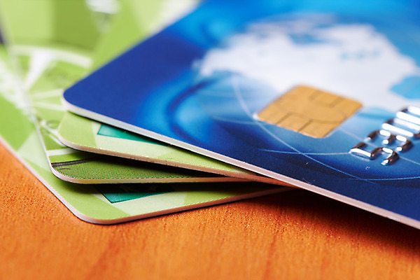 포토 JPG 해외이미지 돈 비즈니스 열쇠 안전 사람없음 목재 금융 파란색 숫자 세일 상점 신용카드 구매 플라스틱 보안 상업 전자 결제 ATM 계좌 인출 해외202004 해외포토 나무 문자 컬러 재료 재질 경제 쇼핑 재산 파일형식 이미지허브