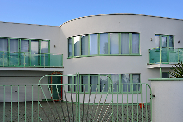 포토 JPG 해외이미지 디자인 외관 백그라운드 건축양식 영국 잉글랜드 주택 미술 사람없음 건물 문 발코니 흰색 고급 우아함 빌라 미니멀리스트 미니멀 해외202004 해외포토 건축물 건축 유럽 컬러 컨셉 문화예술 파일형식 이미지허브