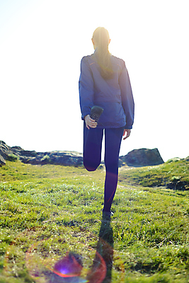 포토 JPG 해외이미지 라이프스타일 공원 여자 아침 산 따뜻함 건강 한명 사람 성인 야외 달리기 조깅 운동 봄 연습 준비 성인여자한명만 해외202004 해외포토 주간 1 계절 공공시설 모션 생활 여자한명만 성인여자만 파일형식 이미지허브