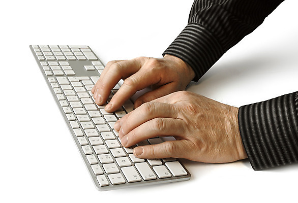 포토 JPG 해외이미지 손 알파벳 남자 비즈니스 버튼 열쇠 직장 관리 사람없음 노트북 컴퓨터 사무실 숫자 자료 장비 정보 타이핑 키보드 편지 타입 입력 키패드 하드웨어 해외202004 해외포토 문자 영어 회사 사람 신체부위 전자제품 파일형식 이미지허브