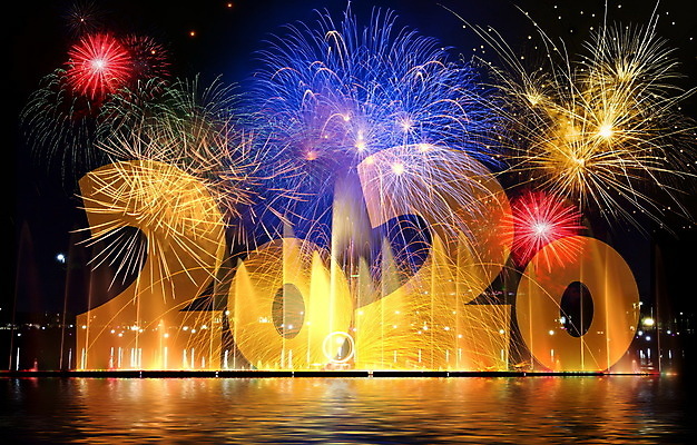 포토 JPG 해외이미지 템플릿 행복 포스터 백그라운드 컨셉 크리스마스 2 겨울 텍스트 불 휴가 새로움 새해 폭죽 창조 미술 사람없음 빛 숫자 노란색 파티 축제 어둠 달력 축하 인사 날짜 황금 12월 연도 오브젝트 사인 보케 타입 1월 영 해외202004 해외포토 자연요소 문자 계절 기념일 감정 컬러 문화예술 이벤트 예절 파일형식 이미지허브