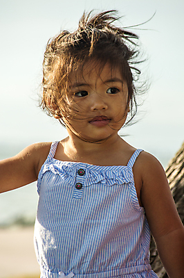 포토 JPG 해외이미지 공원 호수 어린이 한명 서기 동양인 청년 노란색 아기 태평양 해외202004 해외포토 1 공공시설 바다 컬러 모션 사람 인종 성인 파일형식 이미지허브