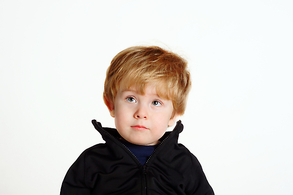 포토 JPG 해외이미지 백인 응시 남자 얼굴 어린이 생각 미래 휴식 한명 사람 소년 머리 침묵 재킷 유치원 듣기 표현 관찰 기다림 세대 개발 걸음마 결백 배려 신앙심 인내 천진난만 해외202004 해외포토 서양인 1 시선 교육 컨셉 모션 신체부위 소리 외투 파일형식 이미지허브