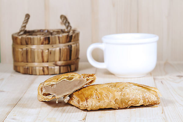 포토 JPG 해외이미지 전통 접시 커피 음식 조각 재료 디저트 사람없음 장식 컵 케이크 식당 초콜릿 어둠 카페 빵집 머그컵 막대기 달콤 맛 아침식사 설탕 자르기 굽기 퍼프 코코넛 향 핸드메이드 해외202004 해외포토 식기 음료 컨셉 과일 모션 상점 식사 구이 파일형식 이미지허브