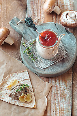 포토 JPG 해외이미지 음식 빵 채소 부분 유리 건강 옥수수 요리 사람없음 목재 초록색 갈색 숟가락 버섯 이탈리아 흰색 시골 최고 항아리 그룹 맛 정상 잼 자르기 허브 삼베 유기농 반죽 토핑 젤리 백리향 캡모자 크랜베리 피타 핸드메이드 많음 해외202004 해외포토 나무 식물 모자_잡화 웰빙 열매 유럽 컬러 컨셉 재료 모션 재질 디저트 곡류 수저 도자기 소스_음식 파일형식 천_직물 이미지허브