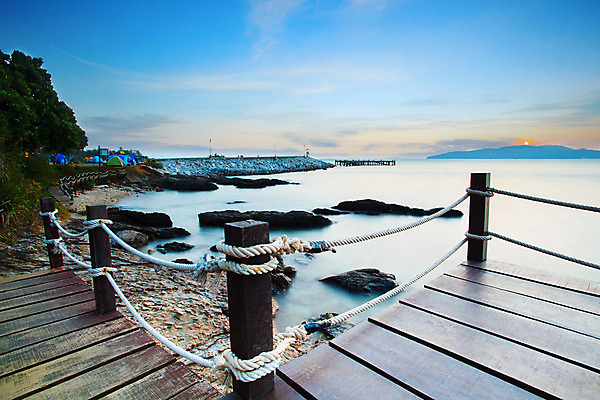 포토 JPG 해외이미지 구름 공원 모래 파도 바다 섬 여행 자국 자연 하늘 아침 휴가 휴식 풍경 사람없음 목재 물 여름 세트 햇빛 태양 평화 항구 황혼 일몰 새벽 캠핑 땅 순수 방파제 상승 포트 천국 내추럴 방법 전국 파라다이스 해외202004 해외포토 주간 자연요소 나무 계절 공공시설 컨셉 재료 교통시설 레저 노을 생태계 파일형식 이미지허브
