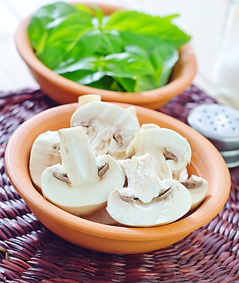 포토 JPG 해외이미지 잡화 음식 백그라운드 다이어트 채소 재료 자연 건강 요리 사람없음 목재 갈색 식당 식사 저녁식사 버섯 튀김 수확 가을 흰색 신선 칼 우아함 맛 자르기 먹기 날것 내추럴 곰팡이 식용 채식주의자 해외202004 해외포토 나무 계절 컬러 컨셉 농업 모션 상점 생태계 채식 파일형식 이미지허브