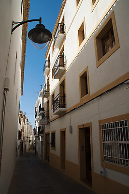 포토 JPG 해외이미지 전통 유럽 문화 여행 건축양식 하늘 사람없음 건물 파란색 여행객 도시 스페인 지중해 광장 타운 스페인어 옛날 해외202004 해외포토 건축물 건축 나라 바다 컬러 사람 파일형식 이미지허브