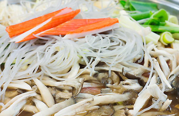 포토 JPG 해외이미지 전통 접시 음식 겨울 채소 고추 한국 건강 돼지고기 요리 동양인 사람없음 빨간색 숟가락 식사 저녁식사 뜨거움 닫기 수프 냄비 수증기 매움 볶음 두부 발효 점심식사 해외202004 해외포토 식기 계절 아시아 컬러 모션 수저 육류 인종 맛 솥 파일형식 이미지허브