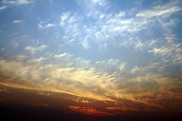 포토 JPG 해외이미지 구름 백그라운드 자연 하늘 아침 사람없음 황혼 새벽 저녁 그림 내추럴 해외202004 해외포토 주간 자연요소 일몰 야간 생태계 파일형식 이미지허브