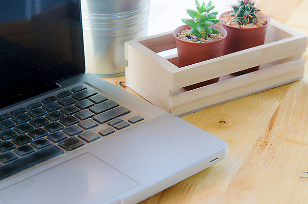 포토 JPG 해외이미지 백그라운드 비즈니스 탁자 주택 직장 사람없음 노트북 컴퓨터 사무실 펜 우주 스크린 공책 공백 머그컵 흰색 업무 오픈 작업실 정상 책상 해외202004 해외포토 컬러 가구 회사 문구용품 건물 컵 전자제품 필기구 작업 파일형식 이미지허브