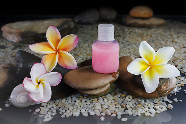 포토 JPG 해외이미지 꽃 백그라운드 신체 휴식 건강 사람없음 치료 스파 목욕 거품 신선 액체 플라스틱 순수 향기 아로마 부드러움 비누 로션 샴푸 내추럴 돌봄 린스 미니 샤워실 위생관리 해외202004 해외포토 식물 컨셉 의학 모션 재질 관리 위생용품 청결 화장품 감각 냄새 샤워시설 파일형식 이미지허브