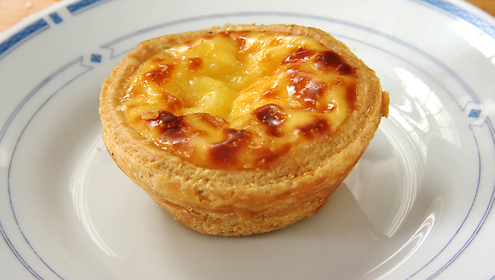 포토 JPG 해외이미지 접시 디저트 실내 근접촬영 사람없음 한개 달콤 에그타르트 해외202004 해외포토 1 식기 음식 뷰포인트 내부 맛 타르트 파일형식 이미지허브