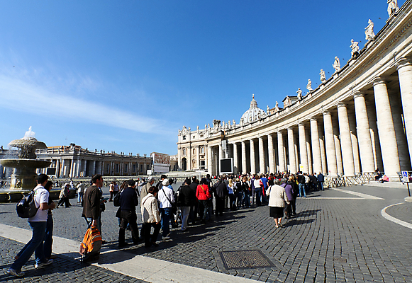 포토 JPG 해외이미지 손 응시 종교 사람없음 여행객 이탈리아 도시 성자 서커스 로마 정사각형 신성 S 교황 로마인 바실리카 오벨리스크 해외202004 사도궁 해외포토 도형 알파벳 시선 유럽 사람 인종 신체부위 궁전 바티칸 파일형식 이미지허브