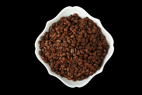 포토 JPG 해외이미지 접시 커피 콩 사람없음 농작물 갈색 검은색 흰색 사발 굽기 가득함 고립 해외202004 해외포토 식기 음료 컬러 농업 곡류 사기그릇 구이 파일형식 이미지허브