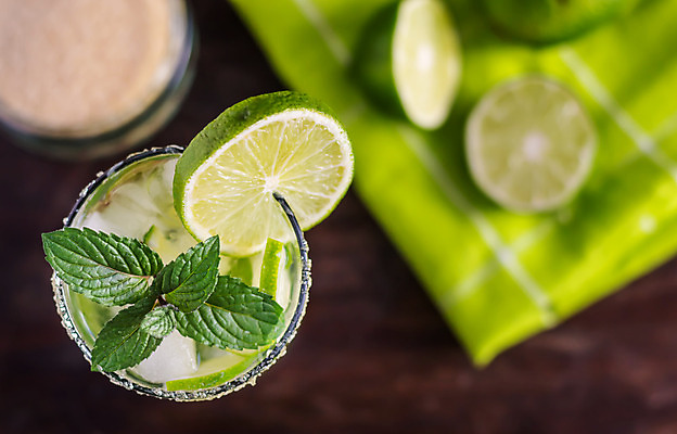 포토 JPG 해외이미지 음료 과일 사람없음 초록색 알코올 고명 시원함 허브 라임 모히토 해외202004 해외포토 식물 컬러 칵테일 파일형식 이미지허브