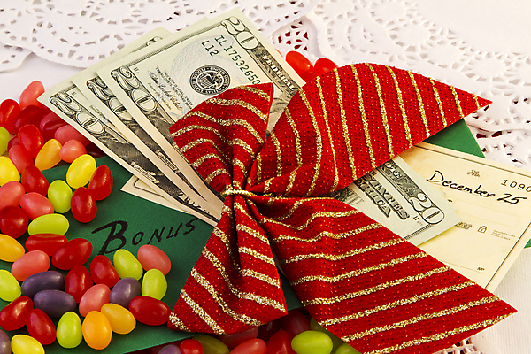 포토 JPG 해외이미지 산업 크리스마스 돈 회사 비즈니스 휴가 선물 사람없음 달러 달콤 활 보너스 추가 해외202004 해외포토 기념일 재산 맛 파일형식 이미지허브