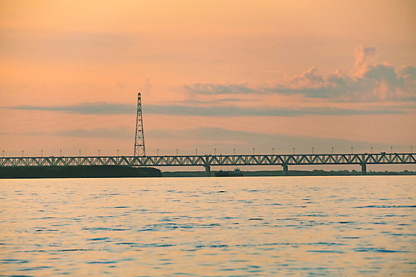 포토 JPG 해외이미지 나무 디자인 아시아 종교 여행 백그라운드 건축양식 자연 하늘 부동산 새로움 풍경 사람없음 야외 건물 초록색 물 여름 파란색 강 도시풍경 성당 교회 맑음 황혼 일몰 흰색 도시 변화 러시아 멀리 동쪽 천연기념물 러시아인 해외202004 해외포토 자연요소 서양인 식물 건축물 계절 건축 유럽 나라 컬러 컨셉 종교건축 날씨 노을 재산 방향 생태계 파일형식 이미지허브