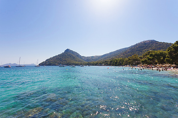 포토 JPG 해외이미지 나무 유럽 바다 섬 여행 자연 놀이 하늘 휴가 산 수영장 풍경 사람없음 물 여름 햇빛 태양 항구 맑음 수영 광선 만 보트 스페인 언덕 엽서 포트 빛망울 터키석 해외202004 해외포토 자연요소 식물 계절 나라 배_교통 교통시설 날씨 빛 수상스포츠 보석 편지 생태계 파일형식 이미지허브