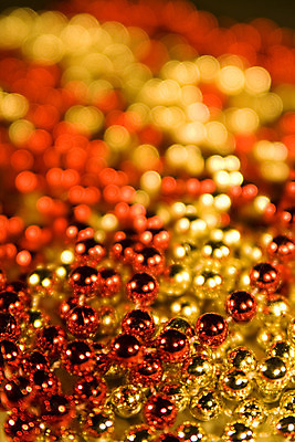 포토 JPG 해외이미지 디자인 백그라운드 크리스마스 목걸이 사람없음 장식 빨간색 축제 황금 은색 질감 엘리먼트 해외202004 해외포토 기념일 컬러 장신구 파일형식 이미지허브