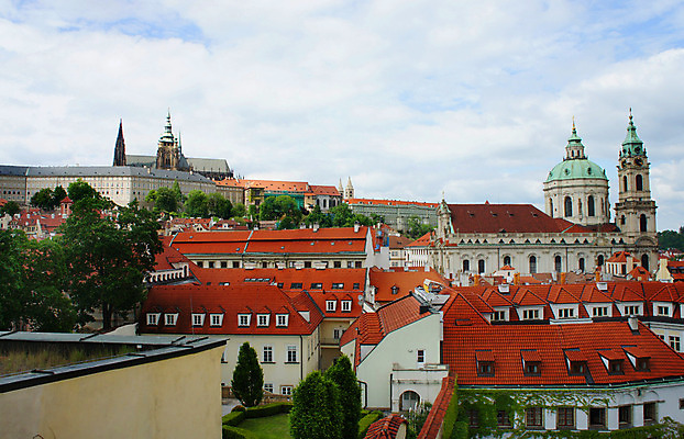 포토 JPG 해외이미지 나무 구름 공원 유럽 여행 꽃무늬 오렌지 하늘 지붕 주택 파노라마 사람없음 야외 건물 초록색 여름 도시풍경 컬러풀 교회 정원 도시 센터 역사 정사각형 엽서 체코 프라하 타운 강렬 보헤미아 옛날 특별함 해외202004 해외포토 자연요소 도형 식물 건축물 계절 공공시설 꽃 나라 컬러 컨셉 무늬 과일 종교건축 촬영기법 풍경 편지 파일형식 이미지허브