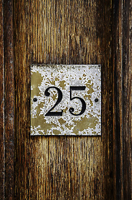 포토 JPG 해외이미지 디자인 알파벳 기념일 벽 백그라운드 2 텍스트 추상 벽돌 거리 주택 타이포그라피 사람없음 야외 장식 숫자 문 금속 검은색 페인트 흰색 거친 생일 심볼 오브젝트 사인 질감 정사각형 5 주소 타입 그런지 옛날 레터링 스타일 해외202004 해외포토 도형 문자 영어 컬러 무늬 재질 이벤트 건물 파일형식 이미지허브