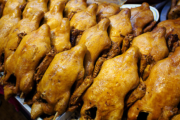 포토 JPG 해외이미지 동물 접시 아시아 음식 오렌지 조류 오리 육류 요리 동양인 사람없음 머리 상점 식사 중국 흰색 죽음 돼지 시장 굽기 먹기 거위 바비큐립 매각 이국적 차이나타운 해외202004 해외포토 식기 나라 컬러 과일 식재료 포유류 모션 인종 신체부위 관광지 바비큐 구이 파일형식 이미지허브