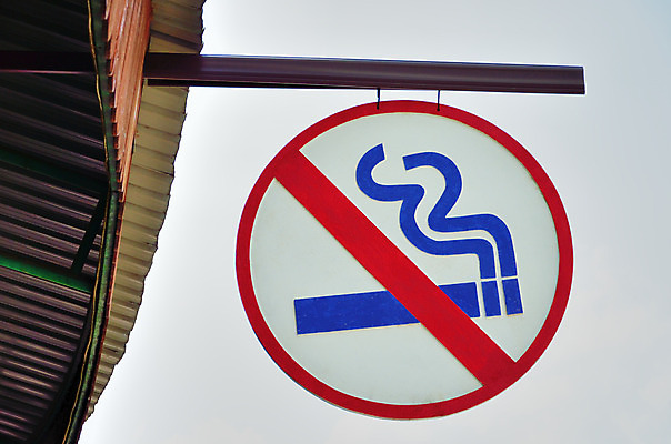 포토 JPG 해외이미지 백그라운드 매달리기 사람없음 빨간색 파란색 심볼 사인 만족 해외202004 해외포토 감정 컬러 모션 파일형식 이미지허브