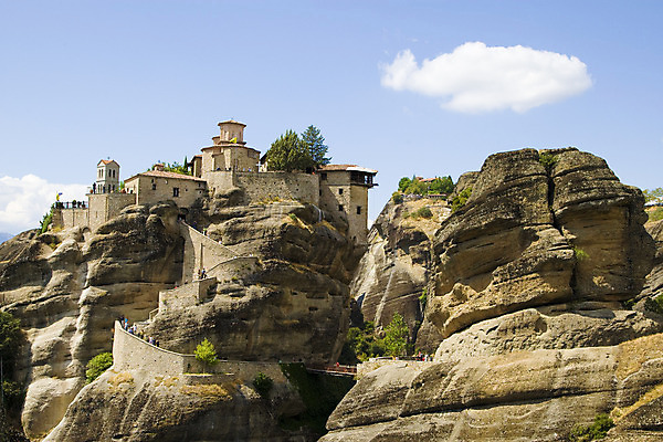 포토 JPG 해외이미지 전통 기독교 종교 여행 자연 하늘 휴가 산 파노라마 풍경 사람없음 야외 관광지 교회 침묵 기도 기둥 영혼 역사 고독 승려 그리스 과거 사암 천국 멀리 수녀원 옛날 웅장함 혼자 메테오라 해외202004 해외포토 건축 감정 유럽 컨셉 종교건축 촬영기법 건물 소리 세계문화유산 돌_바위 성직자 생태계 파일형식 이미지허브