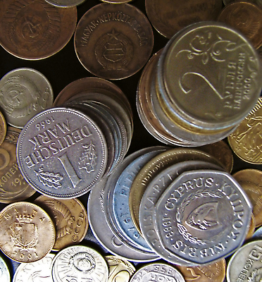 포토 JPG 해외이미지 종이 백그라운드 돈 비즈니스 사람없음 금융 쇼핑 판매 달러 동전 저축 유로 인사 신용카드 지갑 변화 재산 황금 구매 은색 주식 플라스틱 고객 사인 결제 소매 전자상거래 대출 빚 계좌 비자 요금 인출 비용 해외202004 해외포토 컬러 컨셉 재질 경제 예절 파일형식 이미지허브