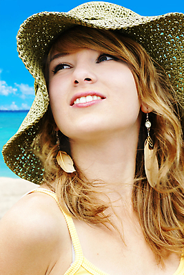 포토 JPG 해외이미지 백인 모델 얼굴 바다 여행 자연 휴가 한명 사람 10대 금발 태양 유행 흰색 표현 심플 부드러움 밀짚 내추럴 해외202004 해외포토 자연요소 서양인 1 헤어스타일 컬러 청소년 신체부위 감각 짚 생태계 파일형식 이미지허브