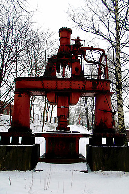 포토 JPG 해외이미지 나무 조각 겨울 부분 핀란드 사람없음 야외 빨간색 기계 큼 헬싱키 해외202004 해외포토 식물 계절 컬러 북유럽 크기 파일형식 이미지허브