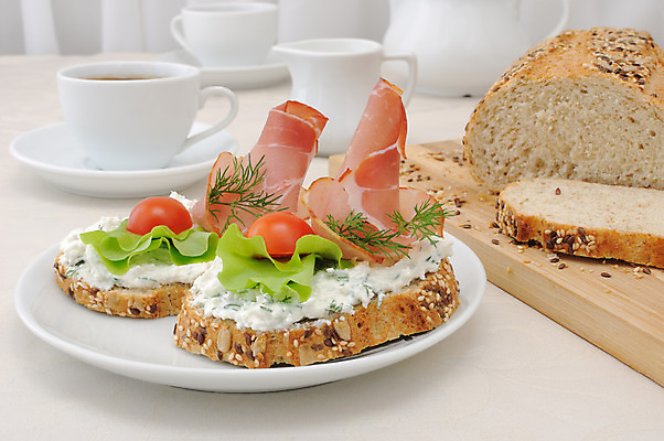 포토 JPG 해외이미지 그릇 접시 커피 음식 빵 조각 다이어트 토마토 재료 샌드위치 건강 요리 씨앗 사람없음 옆모습 빛 주방 저녁식사 대접 아침식사 자르기 시리얼 비만 햄 브런치 서빙 칼로리 성분 점심식사 배급 생식 저칼로리 탄수화물 해외202004 해외포토 식물 식기 음료 뷰포인트 채소 모션 육류 식사 몸매 파일형식 이미지허브