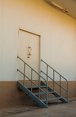 포토 JPG 해외이미지 디자인 백그라운드 곡선 회사 비즈니스 난간 유리 추상 노동자 바닥 실내 통 경비 안전 사람없음 야외 내부 건물 빛 울타리 사무실 계단 상점 금속 산책 거울 회색 흰색 은색 자르기 튜브 수공예 단계 되감기 방법 용접공 조작 철강 철책 프리미엄 스타일 해외202004 해외포토 직업 건축물 선 컬러 무늬 모션 재질 휴식 담장 보호 공예 파일형식 이미지허브