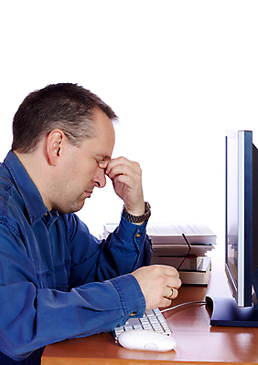 포토 JPG 해외이미지 백인 남자 비즈니스 실내 피곤 한명 상반신 성인 업무 비즈니스맨 졸음 업무과다 과로 힘듦 성인남자한명만 해외202004 해외포토 서양인 1 감정 컨셉 사람 내부 작업 직장인 남자한명만 성인남자만 파일형식 이미지허브