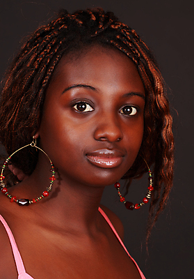 포토 JPG 해외이미지 얼굴 한명 갈색 검은색 해외202004 해외포토 1 컬러 사람 신체부위 파일형식 이미지허브