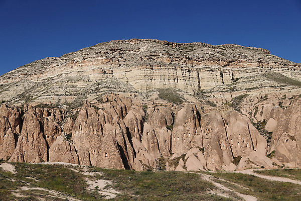 포토 JPG 해외이미지 여행 자연 산 요정 카파도키아 풍경 사람없음 계곡 암석 바위 동굴 언덕 부식 사암 칠면조 지질학 해외202004 해외포토 교육 조류 돌_바위 생태계 파일형식 튀르키예 이미지허브
