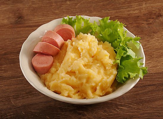 포토 JPG 해외이미지 접시 음식 조각 채소 탁자 감자 사람없음 목재 초록색 식사 저녁식사 흰색 신선 사발 소시지 상추 작음 슬라이스 삶기 수목 해외202004 해외포토 나무 식기 컬러 가구 재료 사기그릇 가공식품 크기 파일형식 이미지허브