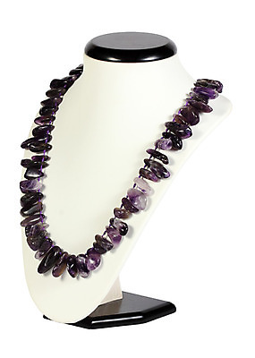 포토 JPG 해외이미지 백그라운드 목걸이 팔찌 선물 서기 사람없음 빨간색 유행 검은색 흰색 고급 우아함 은색 마네킹 보석 심볼 고립 해외202004 해외포토 컬러 컨셉 장신구 모션 광석 파일형식 이미지허브