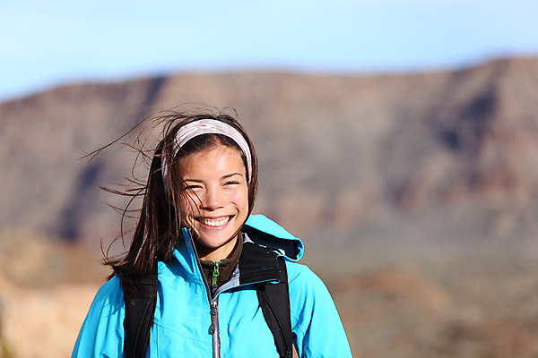 포토 JPG 해외이미지 백인 라이프스타일 여자 행복 스포츠 섬 여행 백그라운드 배낭 자연 바람 산 한명 미소 사람 동양인 풍경 성인 야외 여름 파란색 운동 걷기 트래킹 하이킹 가을 스페인 배낭여행 화산 내추럴 백패커 하이커 해외202004 해외포토 자연요소 서양인 1 계절 감정 유럽 컬러 가방 모션 레저 날씨 표정 건강 인종 생활 생태계 파일형식 이미지허브