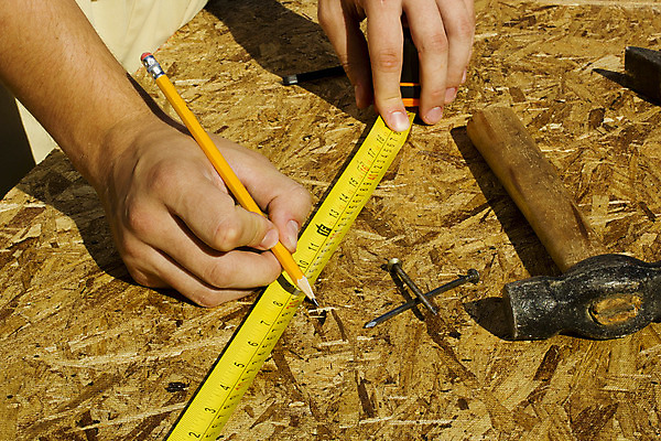 포토 JPG 해외이미지 백인 손 남자 산업 노동자 주택 자 사람없음 건물 목재 연필 장비 흰색 기구 공구 작업 수리 목수 측정 테이프 목공예 계약자 업그레이드 해외202004 해외포토 서양인 나무 직업 건축물 컬러 재료 문구용품 학용품 사람 신체부위 필기구 도구 공예 계약 파일형식 이미지허브