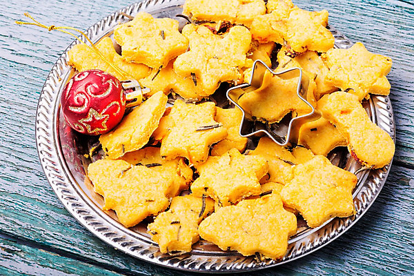 포토 JPG 해외이미지 모양 나무 전통 접시 음식 크리스마스 겨울 휴가 디저트 새로움 새해 기념 이벤트 사람없음 장식 노란색 쿠키 케이크 축제 축하 인사 눈송이 달콤 12월 설탕 굽기 연도 심볼 생강 원뿔 로즈메리 노엘 페스츄리 핸드메이드 해외202004 해외포토 도형 식물 식기 계절 기념일 빵 컬러 컨셉 채소 눈_날씨 예절 날짜 맛 구이 허브 파일형식 이미지허브