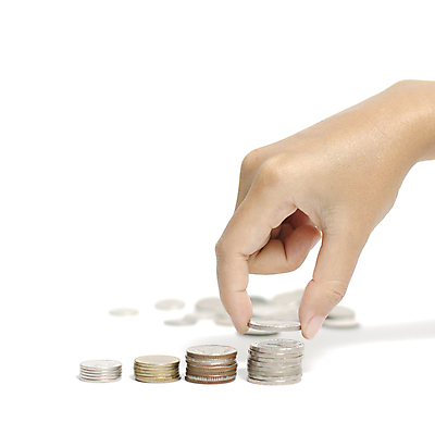 포토 JPG 해외이미지 손 실내 들기 신체부위 쌓기 동전 잡기 동전탑 놓기 해외202004 해외포토 돈 모션 사람 내부 파일형식 이미지허브